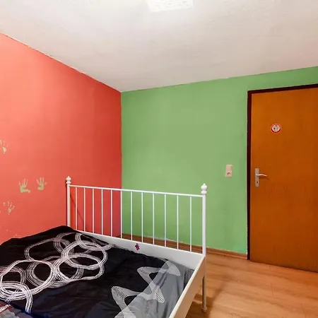 Daire Spacious In With Garden *