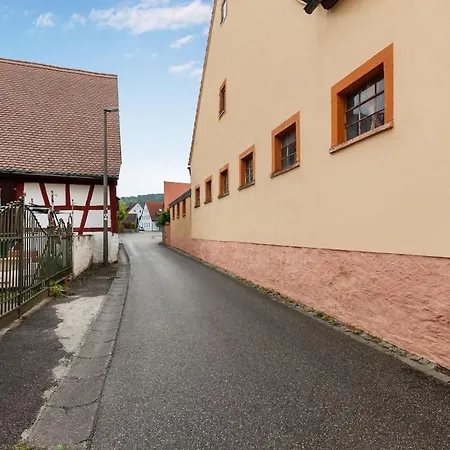 Daire Spacious In With Garden Colmberg